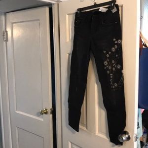 Black Jeans with keg detail